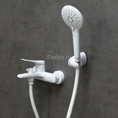 Смеситель Lemark Bronx LM3714MW для ванны с монолитным изливом