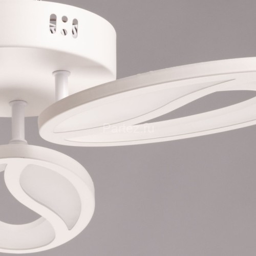 Потолочная люстра DeMarkt 424018003