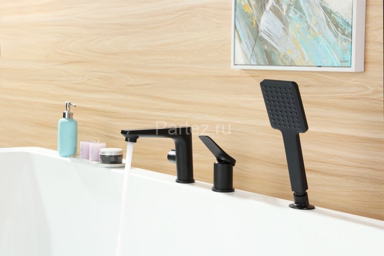 Смеситель Lemark Bronx LM3745BL на борт ванны