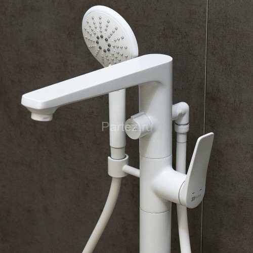 Смеситель Lemark Bronx LM3744MW для ванны напольный