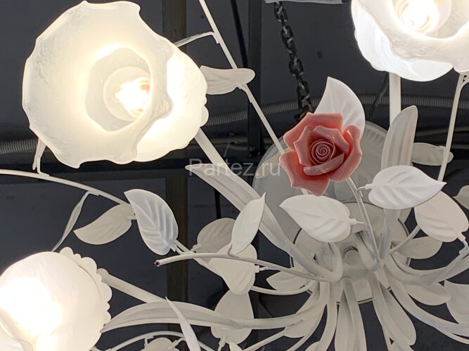 Потолочная люстра Lucia Tucci Fiori di rose 114.8